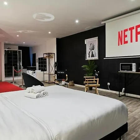 Cinema #5#- Jacuzzi & Projecteur-self Check-in Apartamento